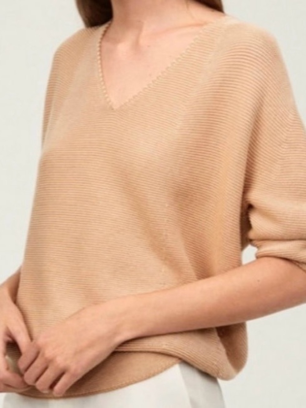 Uniqlo Women's V-Neck Sweater in Camel Beige